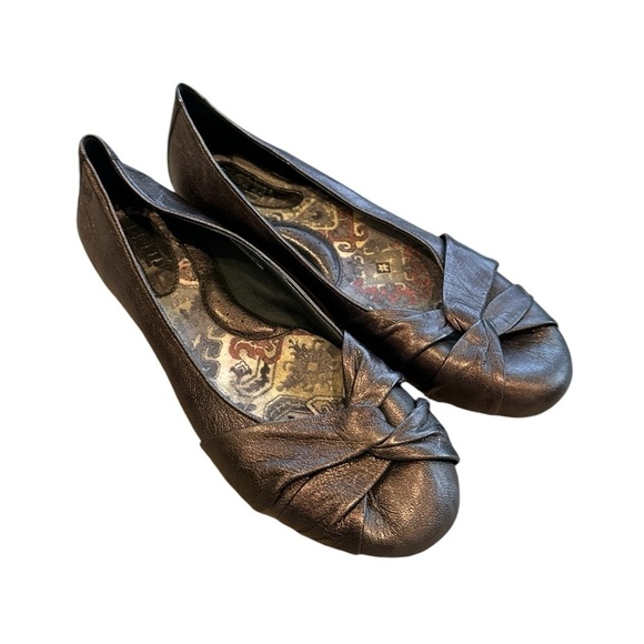 Born Lily Bronze Metallic Cross Soft Leather Ballet Flat Loafers - Size 9 - Picture 1 of 6